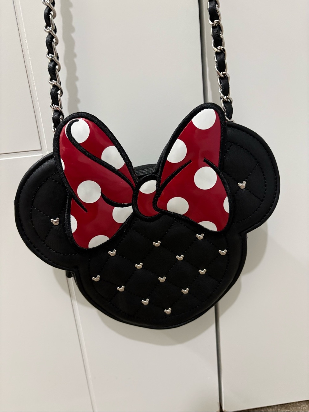 Loungefly Black Minnie Mouse Quilted Crossbody with Red Polka Dot Bow